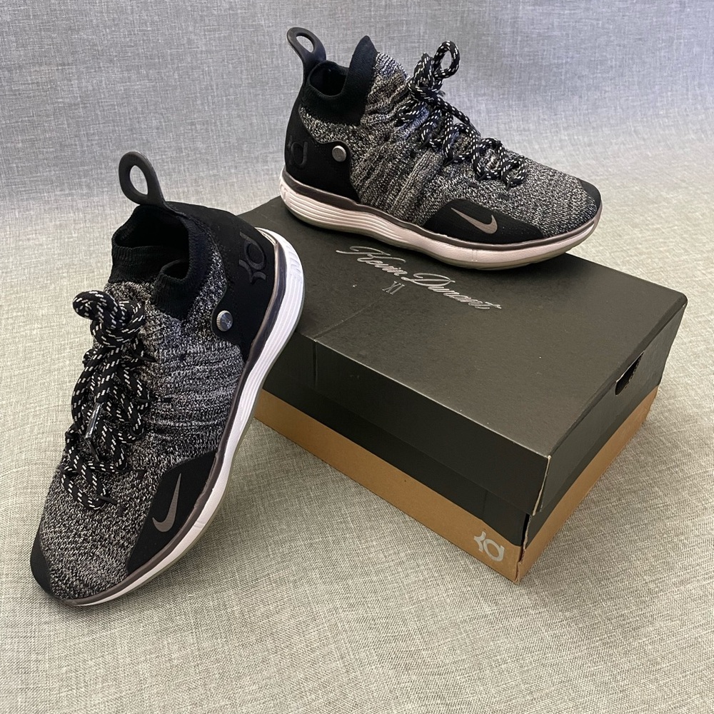 Nike Kevin Durant Black and White Knit Sneakers